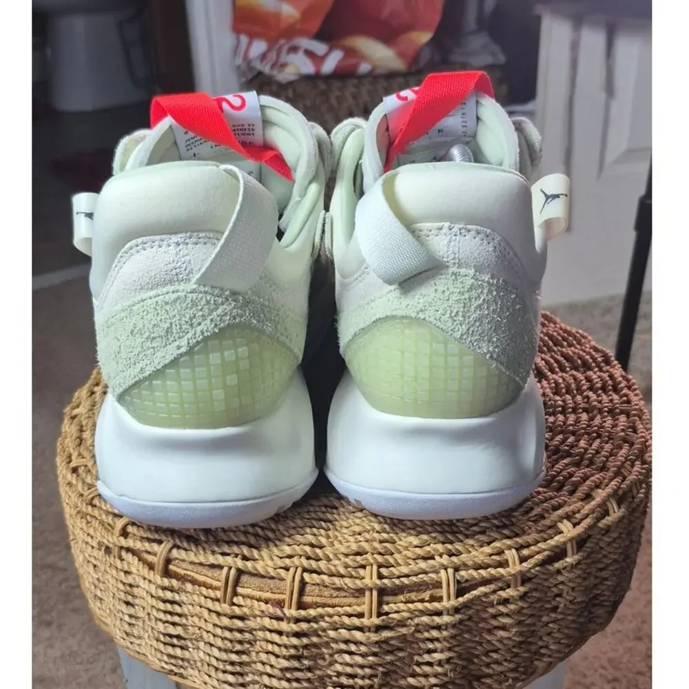 Jordan MA2 Honeydew Size 10